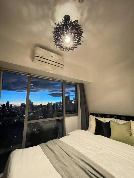 Ferienwohnung The Serene Escape Rockwell Makati City View 1Br Manila Exterior foto