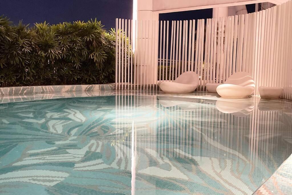 Ferienwohnung The Serene Escape Rockwell Makati City View 1Br Manila Exterior foto